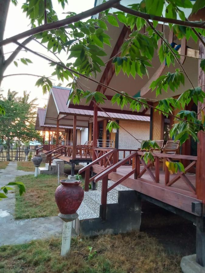 Why Not Bar And Bungalows #2 Pemenang Εξωτερικό φωτογραφία